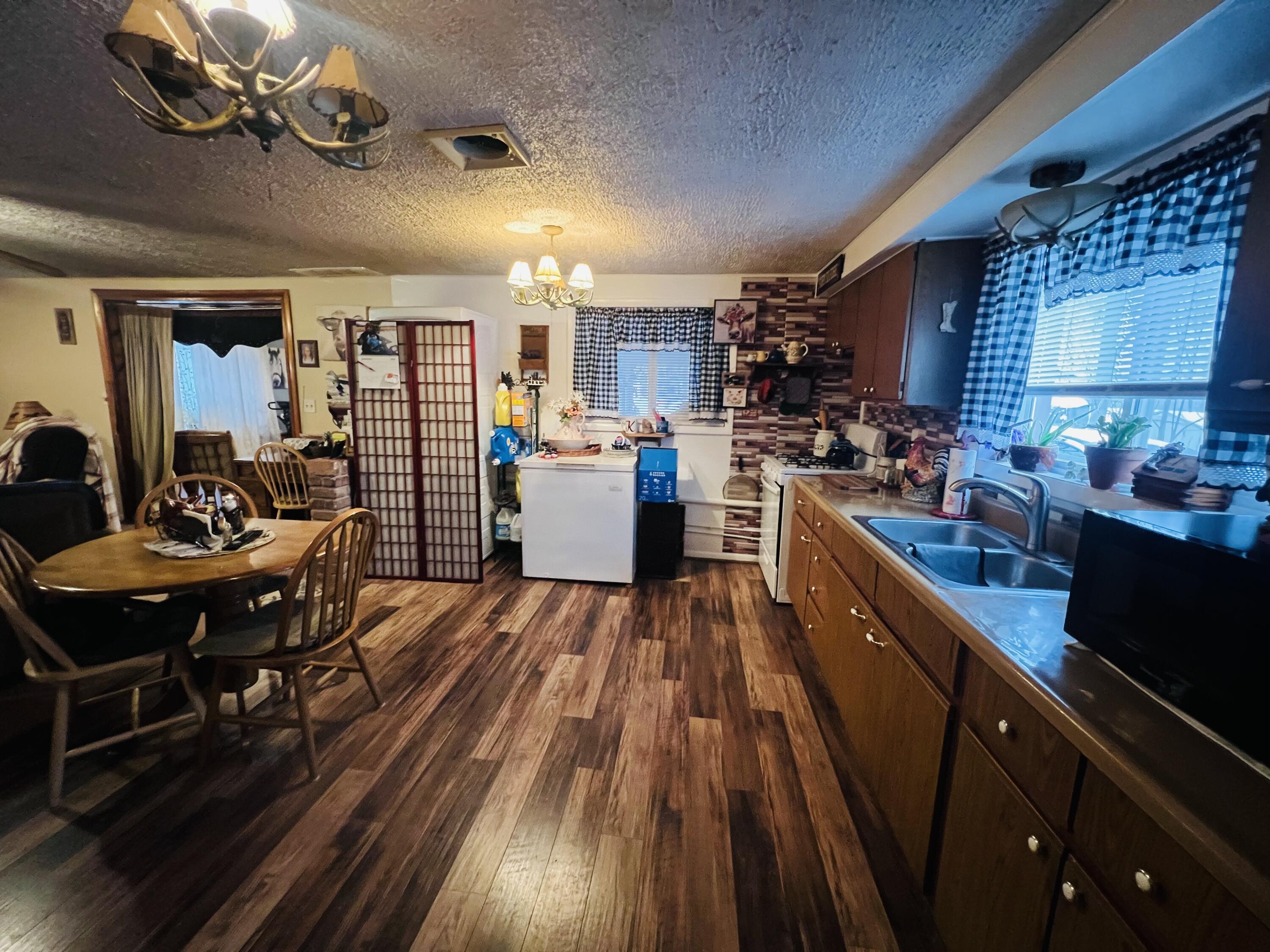 104 Cardinal Drive Coldwater, MI 49036 - Photo 6 of 23 IMG_5746