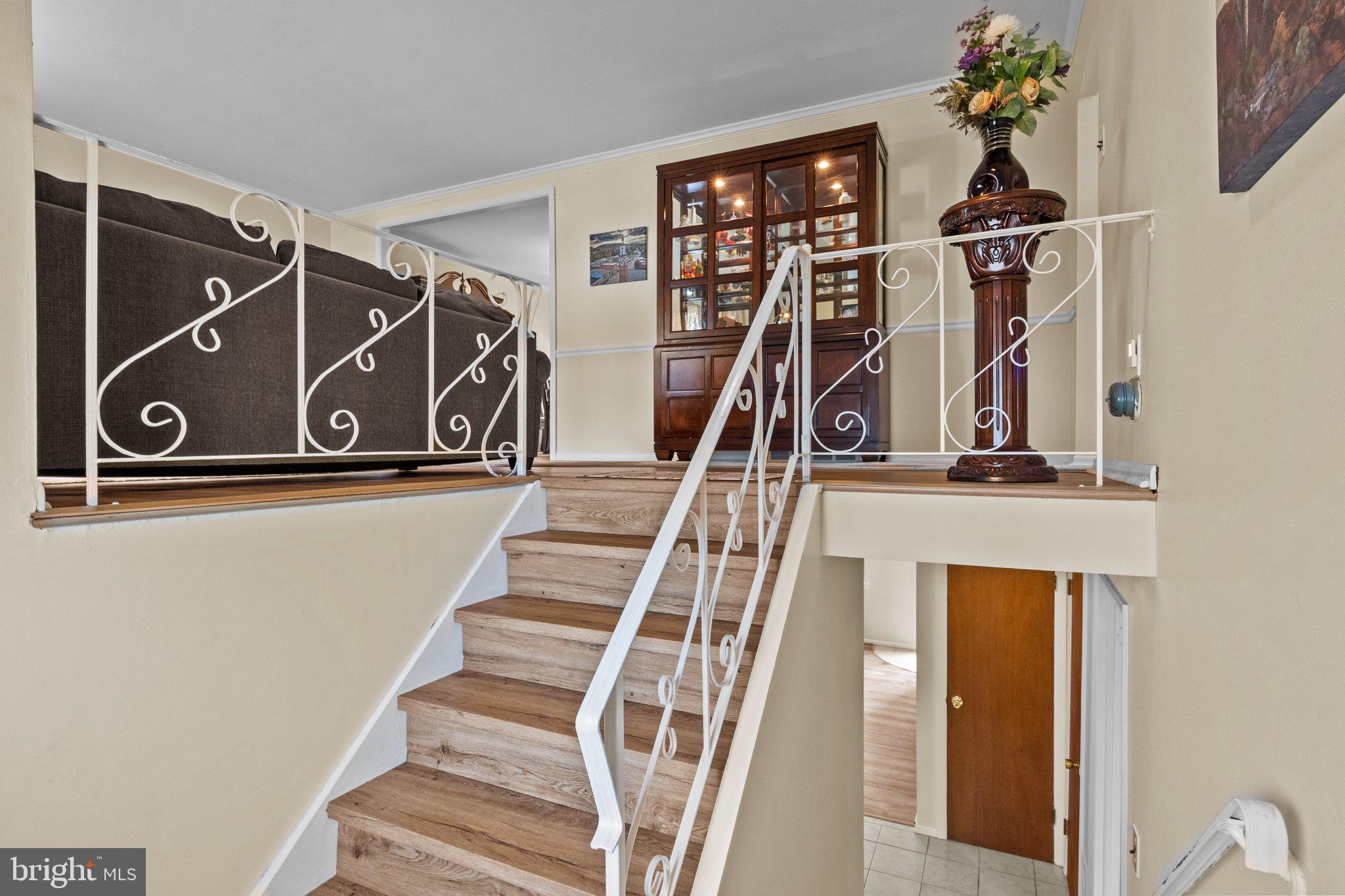 3233 Dale Road Bensalem, PA 19020 - Photo 4 of 27 Entry