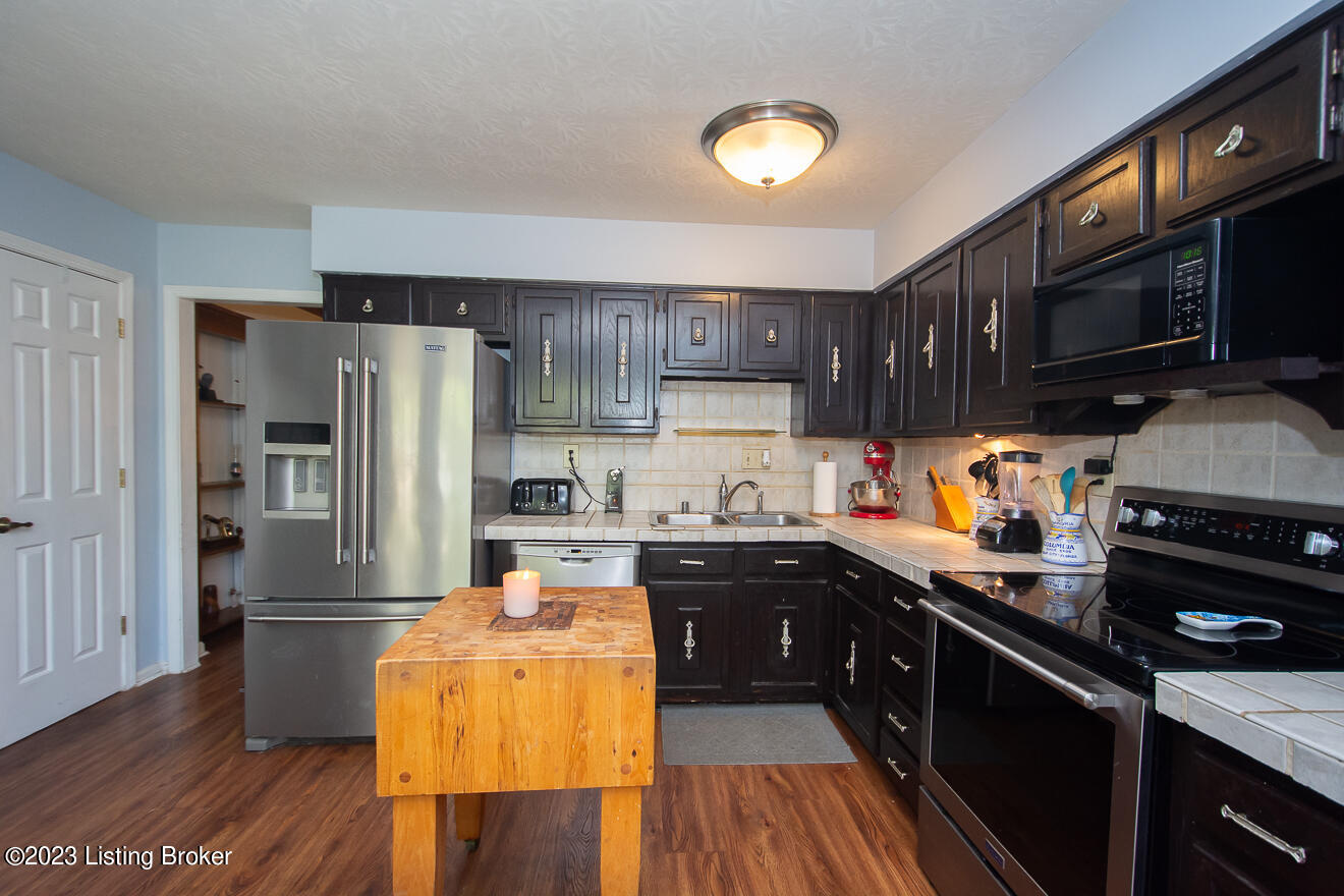 11707 Cedardale Road Anchorage, KY 40223 - Photo 12 of 51 Cedardale-31