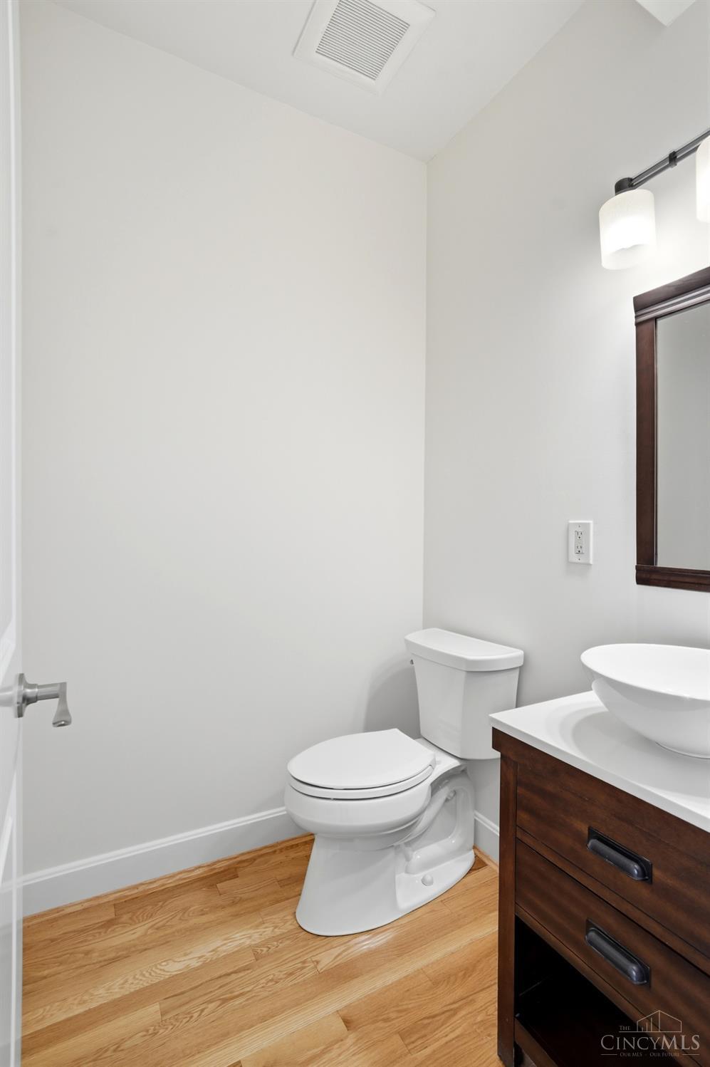 3003 Riverside Drive Cincinnati, OH 45226 - Photo 7 of 65 First floor powder room.