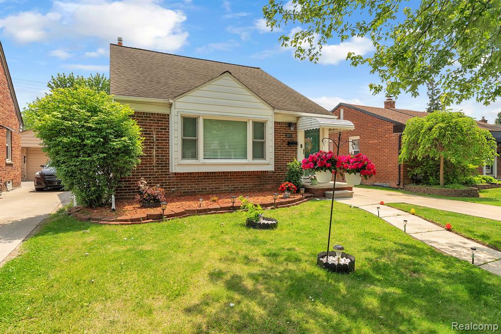 2053 Edgewood Street Dearborn, MI 48124 - Photo 2 of 18