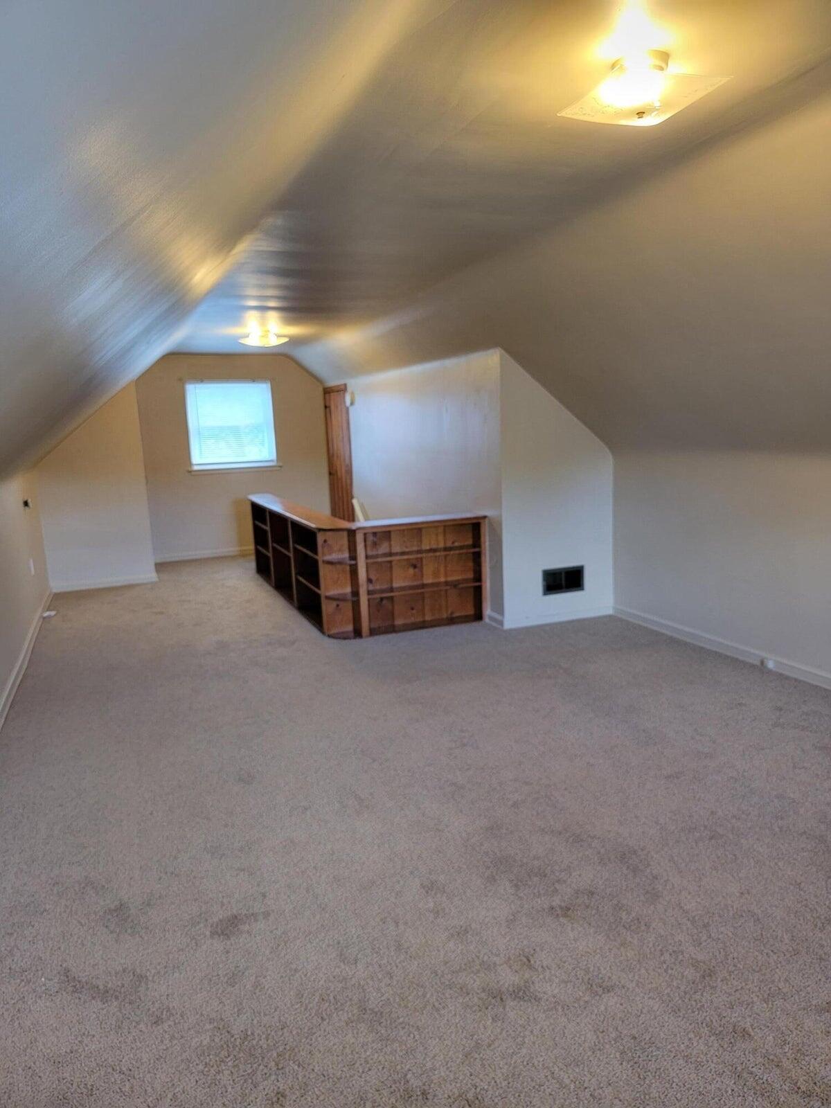 594 Chatham Road Columbus, OH 43214 - Photo 14 of 22 Bedroom 3