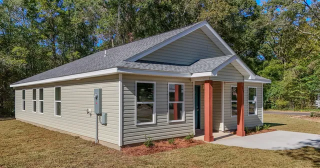 $269,000 | 374 South 20th Street, DeFuniak Springs, FL 32435