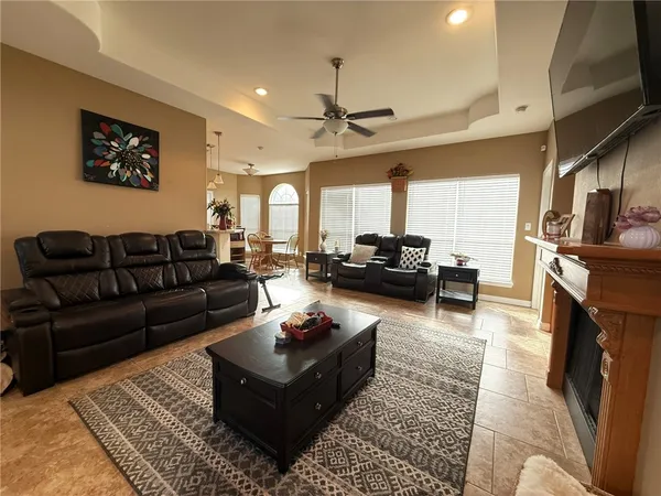 $355,000 | 137 Lk Vw Terrace, Three Rivers, TX 78071