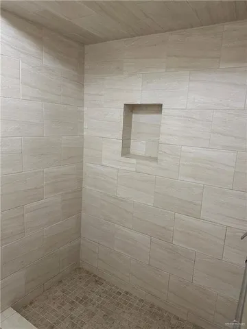 $1,695 | 6609 North 16th Street, McAllen, TX 78504