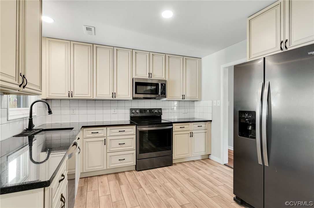 7412 Stoneman Road Henrico, VA 23228 - Photo 6 of 23 Gallery Image 6
