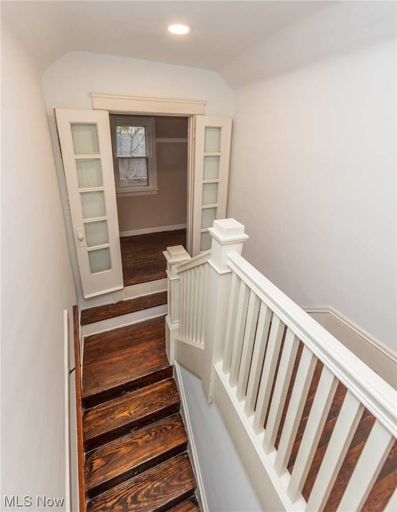 1727 South Green Road Cleveland, OH 44121 - Photo 19 of 33