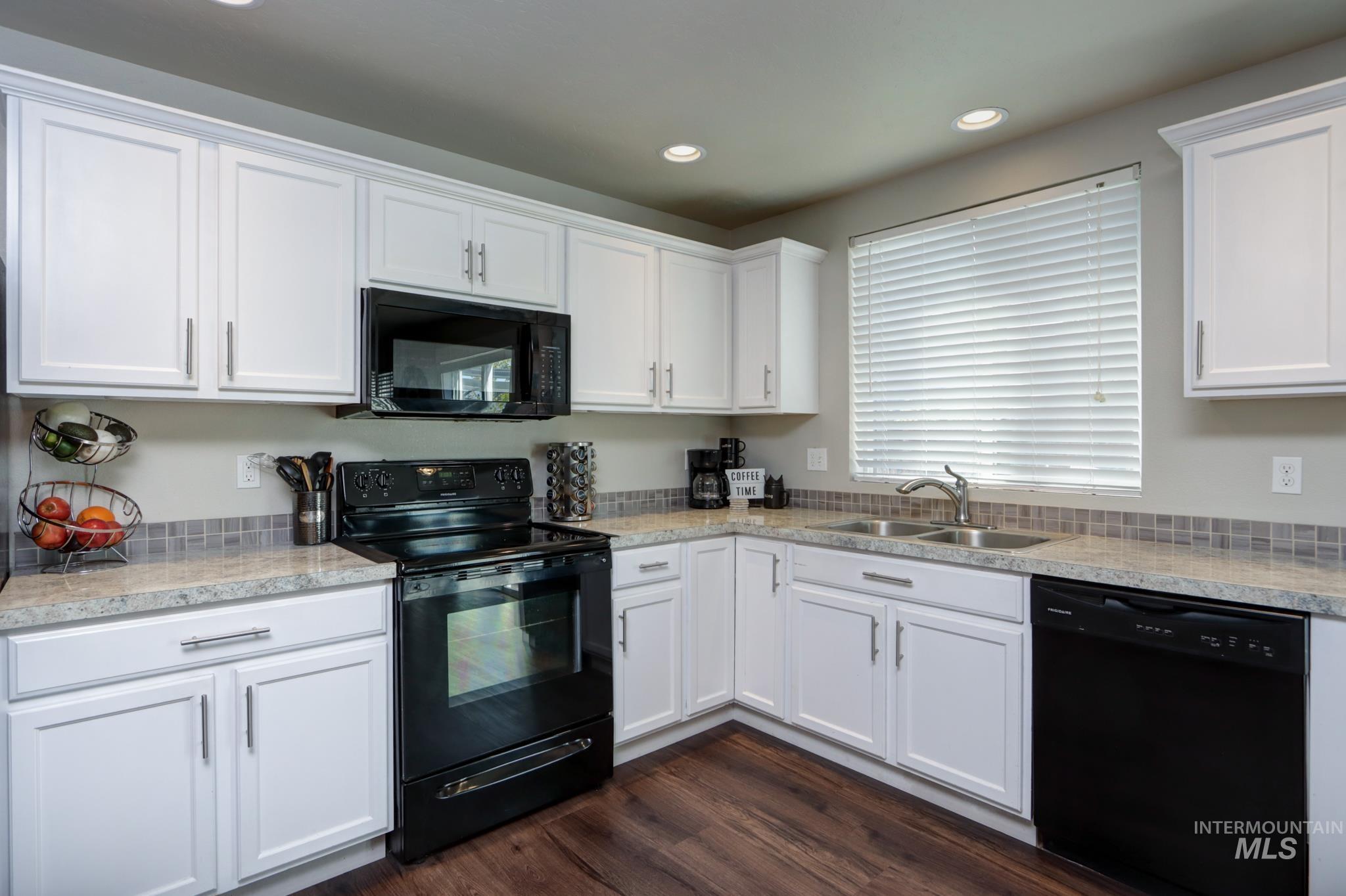 13593 Cocoa Beach Street Caldwell, ID 83607 - Photo 5 of 34