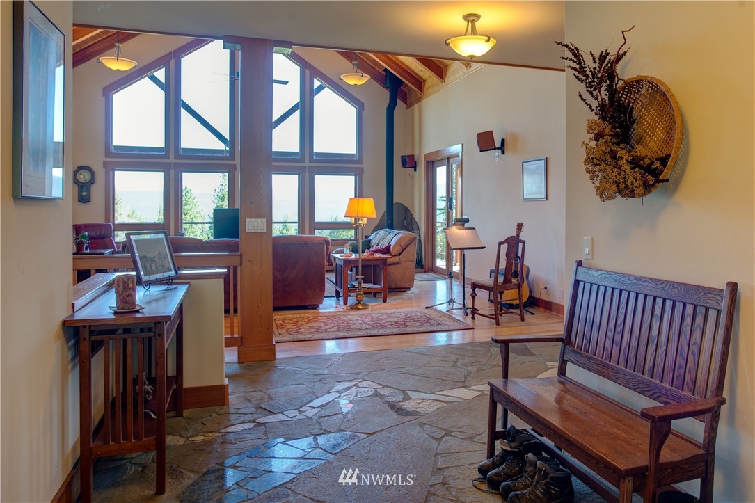 821 Buffalo Springs Road Cle Elum, WA 98922 - Photo 3 of 25 Gallery Image 3