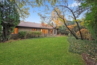 2130 Mallard Drive Northbrook, IL 60062 - Photo 25 of 28 a view of a yard in front of house
