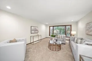 $799,000 | 2130 Mallard Drive, Northbrook, IL 60062