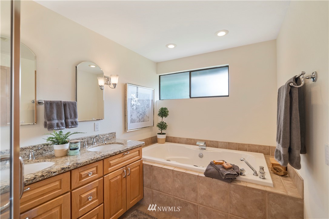 12115 Northeast 163rd Street Bothell, WA 98011 - Photo 11 of 25 Gallery Image 11