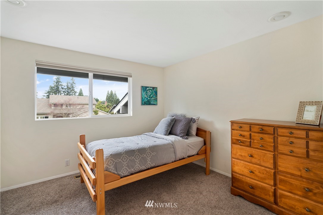 12115 Northeast 163rd Street Bothell, WA 98011 - Photo 12 of 25 Gallery Image 12