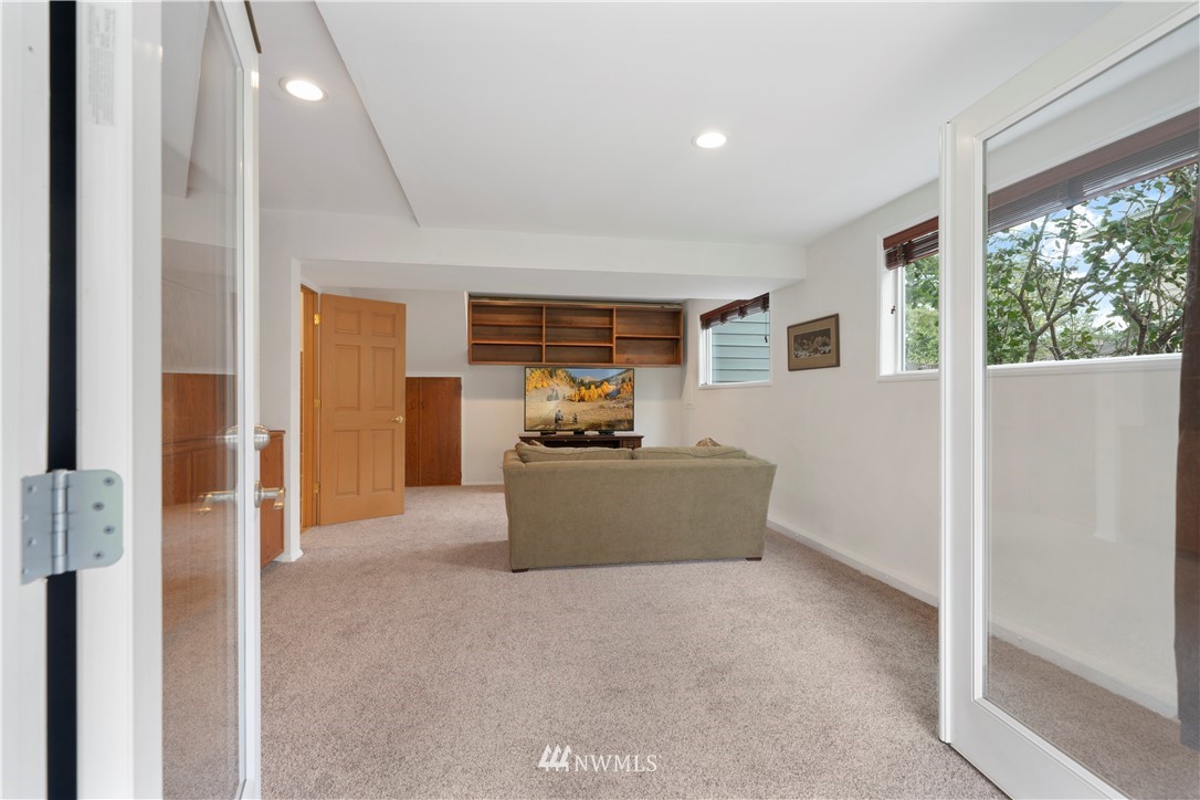 12115 Northeast 163rd Street Bothell, WA 98011 - Photo 15 of 25 Gallery Image 15