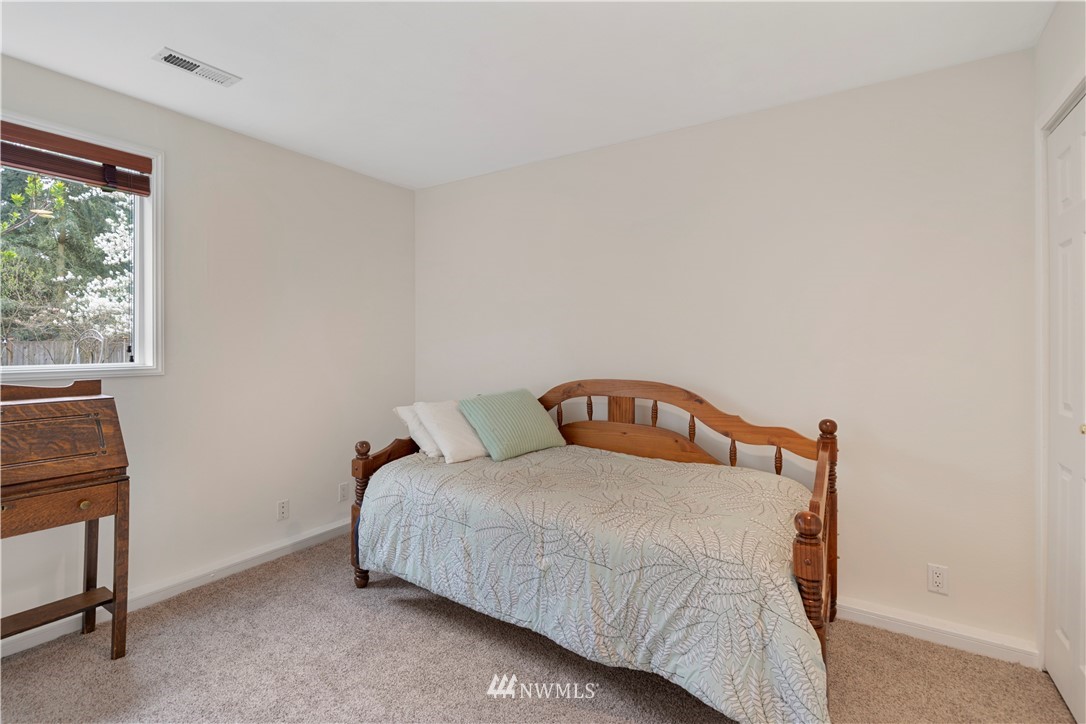 12115 Northeast 163rd Street Bothell, WA 98011 - Photo 16 of 25 Gallery Image 16