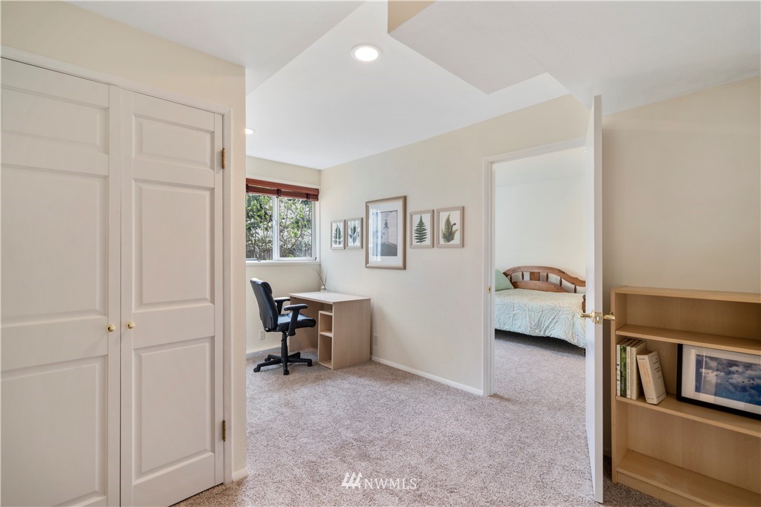 12115 Northeast 163rd Street Bothell, WA 98011 - Photo 17 of 25 Gallery Image 17