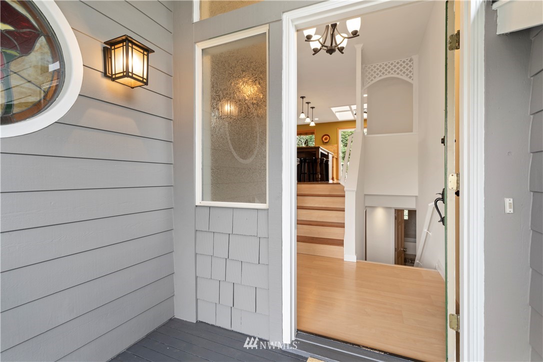 12115 Northeast 163rd Street Bothell, WA 98011 - Photo 3 of 25 Gallery Image 3