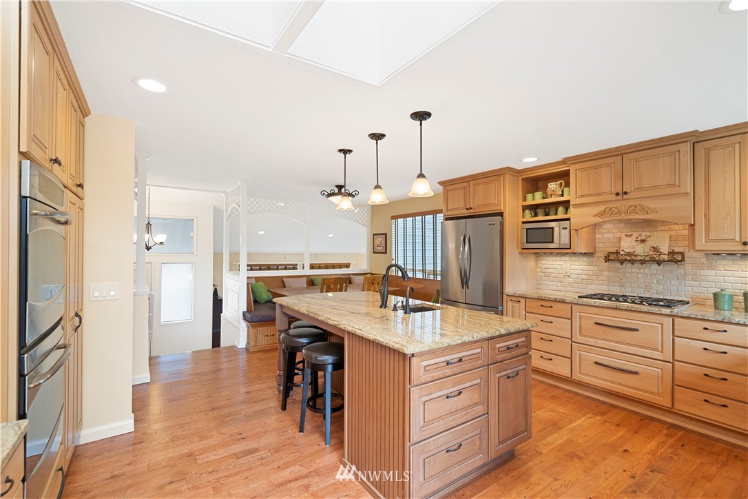 12115 Northeast 163rd Street Bothell, WA 98011 - Photo 5 of 25 Gallery Image 5
