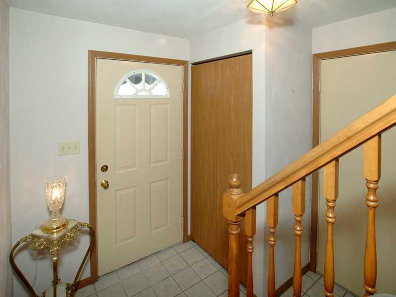 423 Timber Trafford, PA 15085 - Photo 14 of 16 Entry/Foyer.