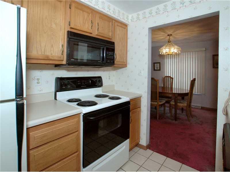 423 Timber Trafford, PA 15085 - Photo 6 of 16 Kitchen.