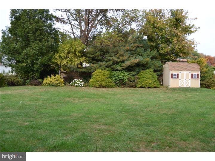 223 Sharpless Road Southampton, PA 18966 - Photo 6 of 23 Back Yard