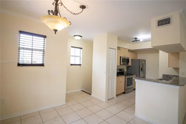 $2,500 | 2469 Centergate Drive, Unit 204, Miramar, FL 33025