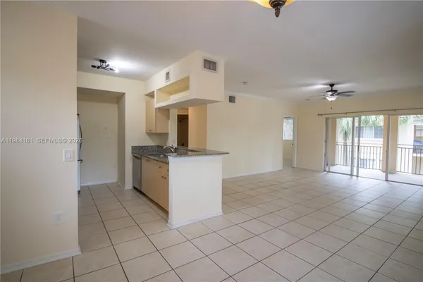 $2,500 | 2469 Centergate Drive, Unit 204, Miramar, FL 33025