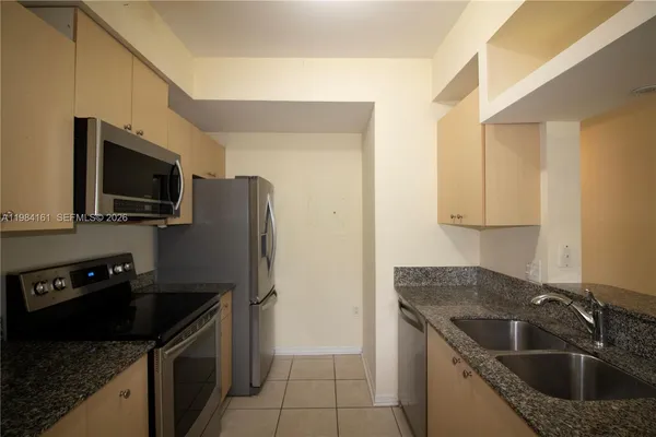 $2,500 | 2469 Centergate Drive, Unit 204, Miramar, FL 33025