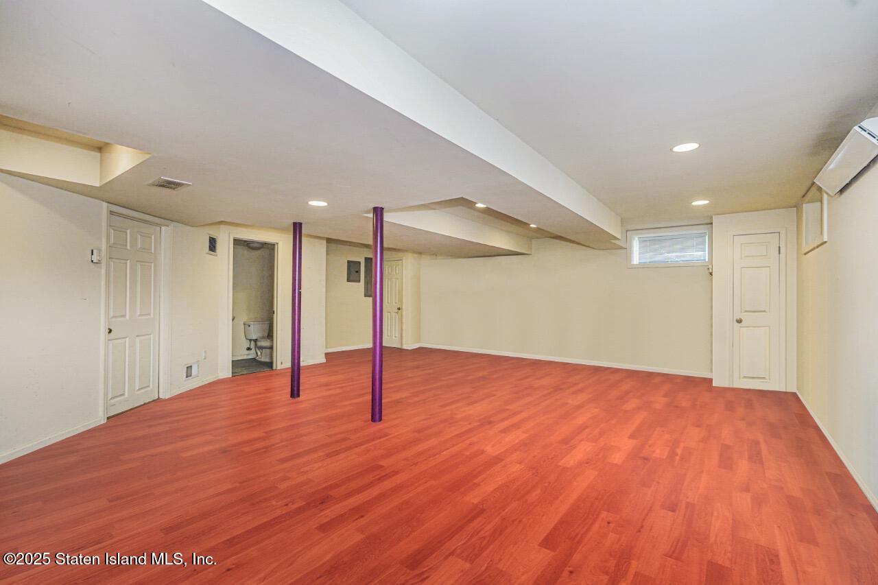 528 Rathbun Avenue Staten Island, NY 10312 - Photo 32 of 50 27