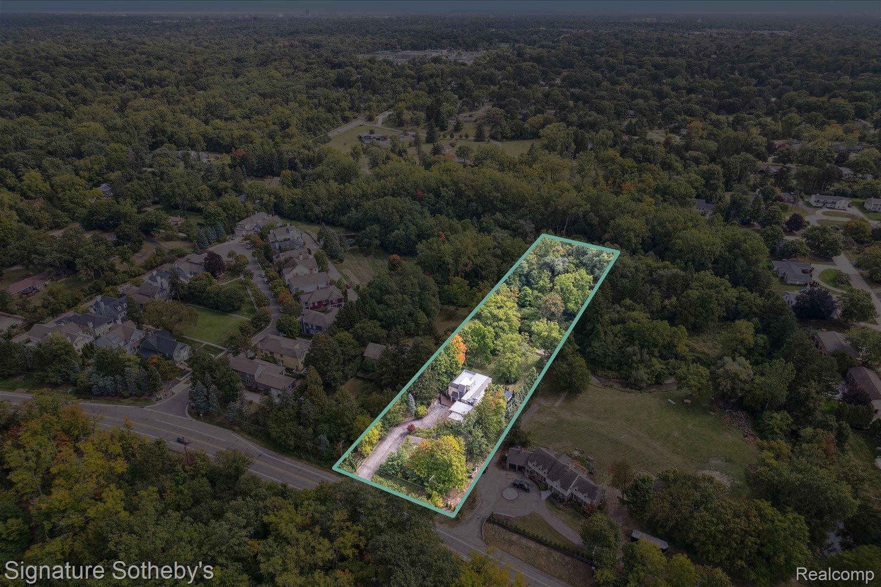 30650 Lahser Road Franklin, MI 48025 - Photo 93 of 93 096-30650-Lahser-Rd-Beverly-Hills-MI-48025-WindowStill-29.jpg