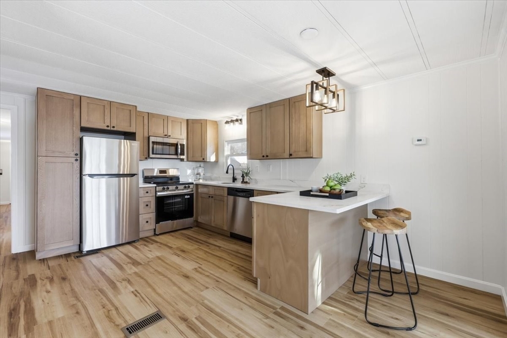 9 Valley Forge Road Taunton, MA 02780 - Photo 11 of 30