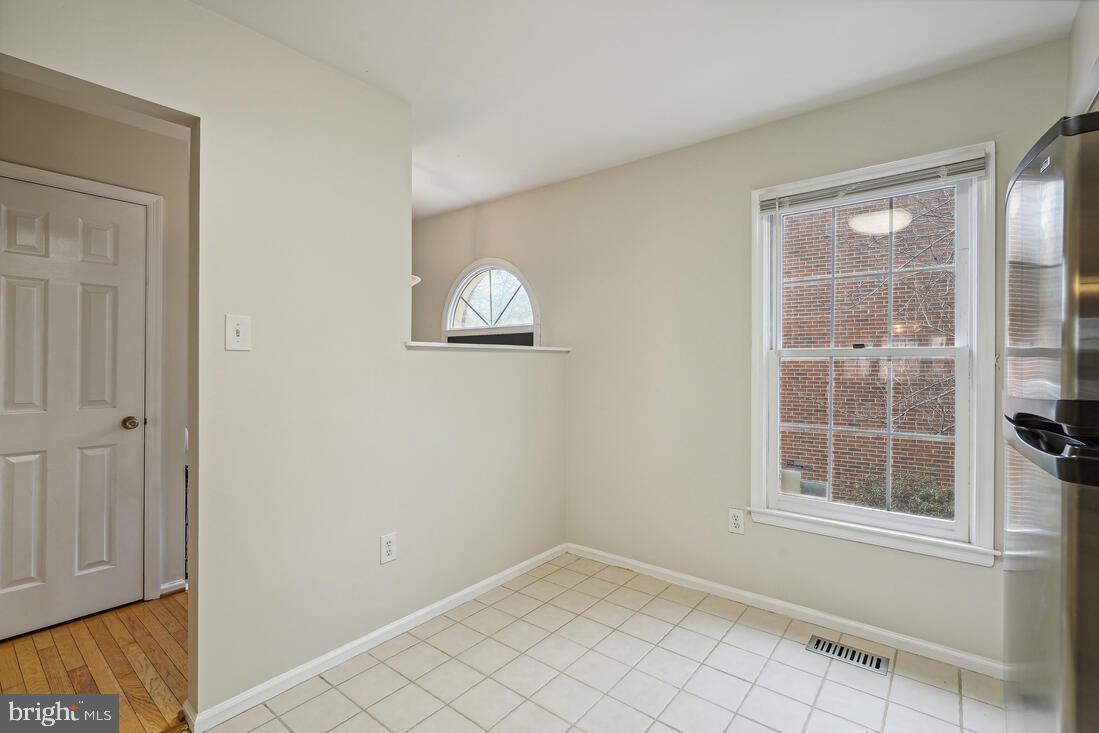 5407 Grove Ridge Way, Unit 98 Rockville, MD 20852 - Photo 12 of 27 Kitchen