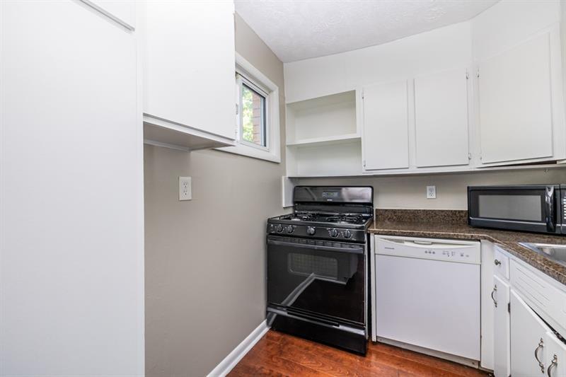 120 Biscayne Drive Northwest, Unit B10 Atlanta, GA 30309 - Photo 12 of 28
