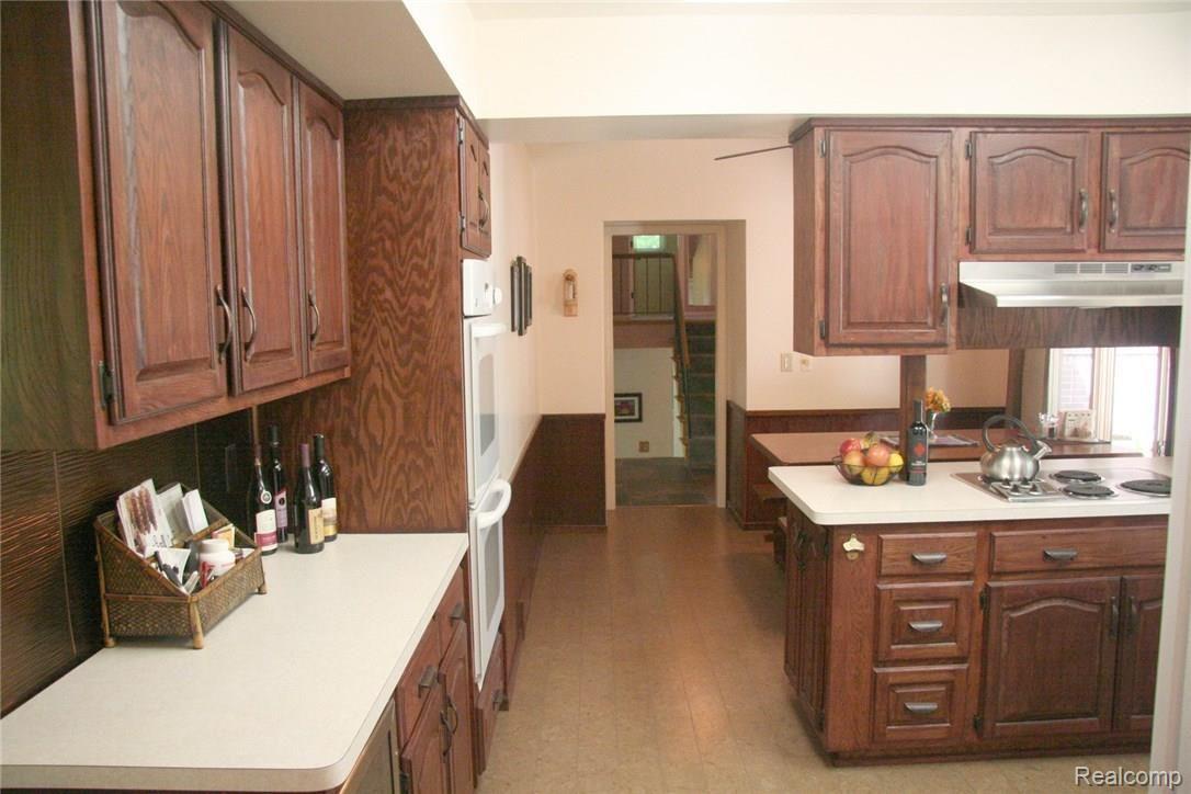 4887 Freer Street Rochester, MI 48306 - Photo 13 of 36 13 Kitchen 2.JPG