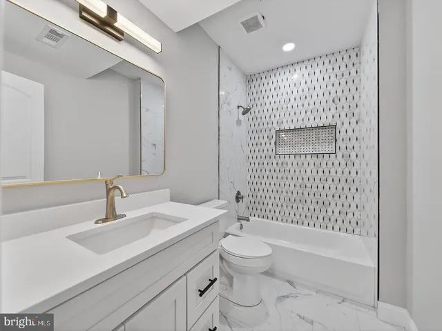 $799,786 | 10612 Sir Brendan Avenue, Clinton, MD 20735