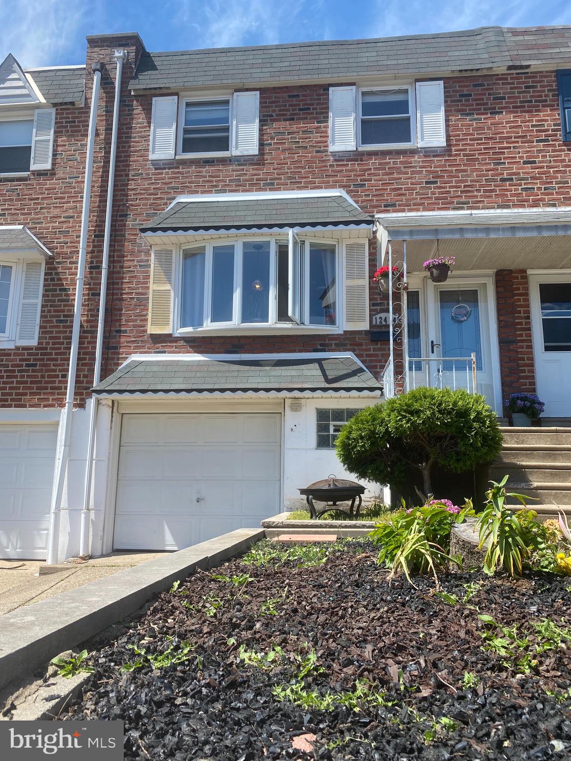 12414 Rambler Road Philadelphia, PA 19154 - Photo 2 of 38