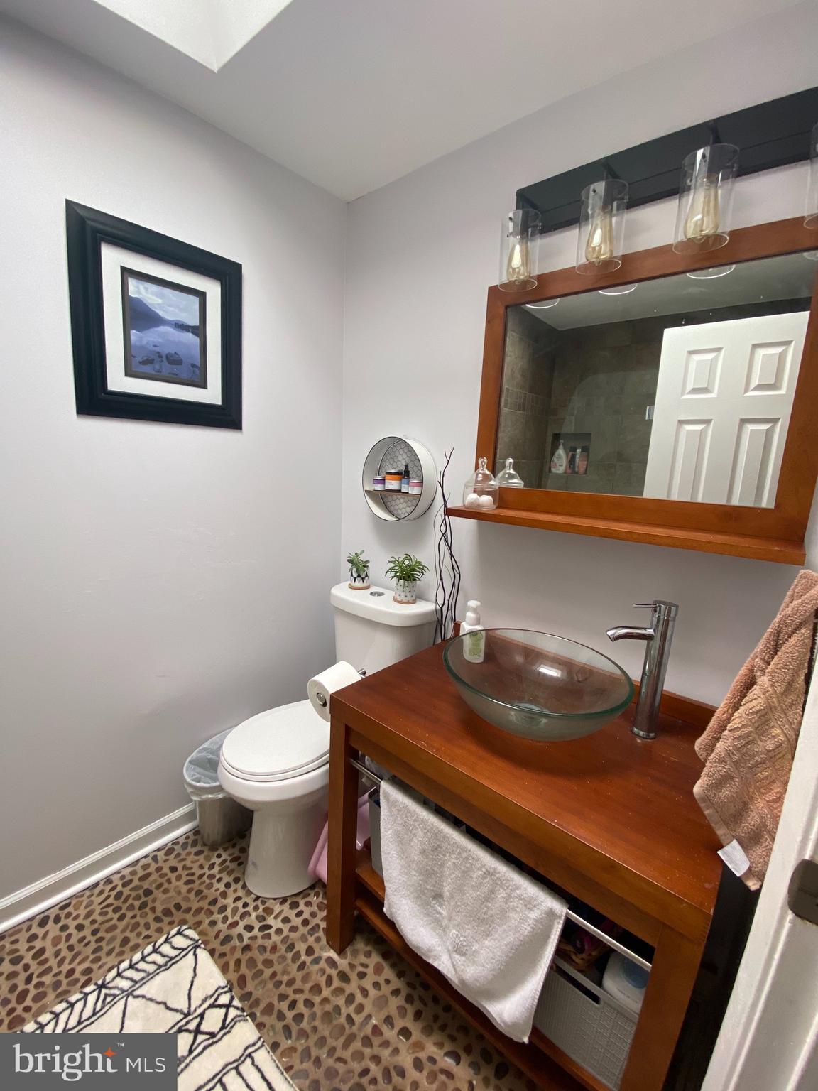 12414 Rambler Road Philadelphia, PA 19154 - Photo 18 of 38 Remodeled hall bath