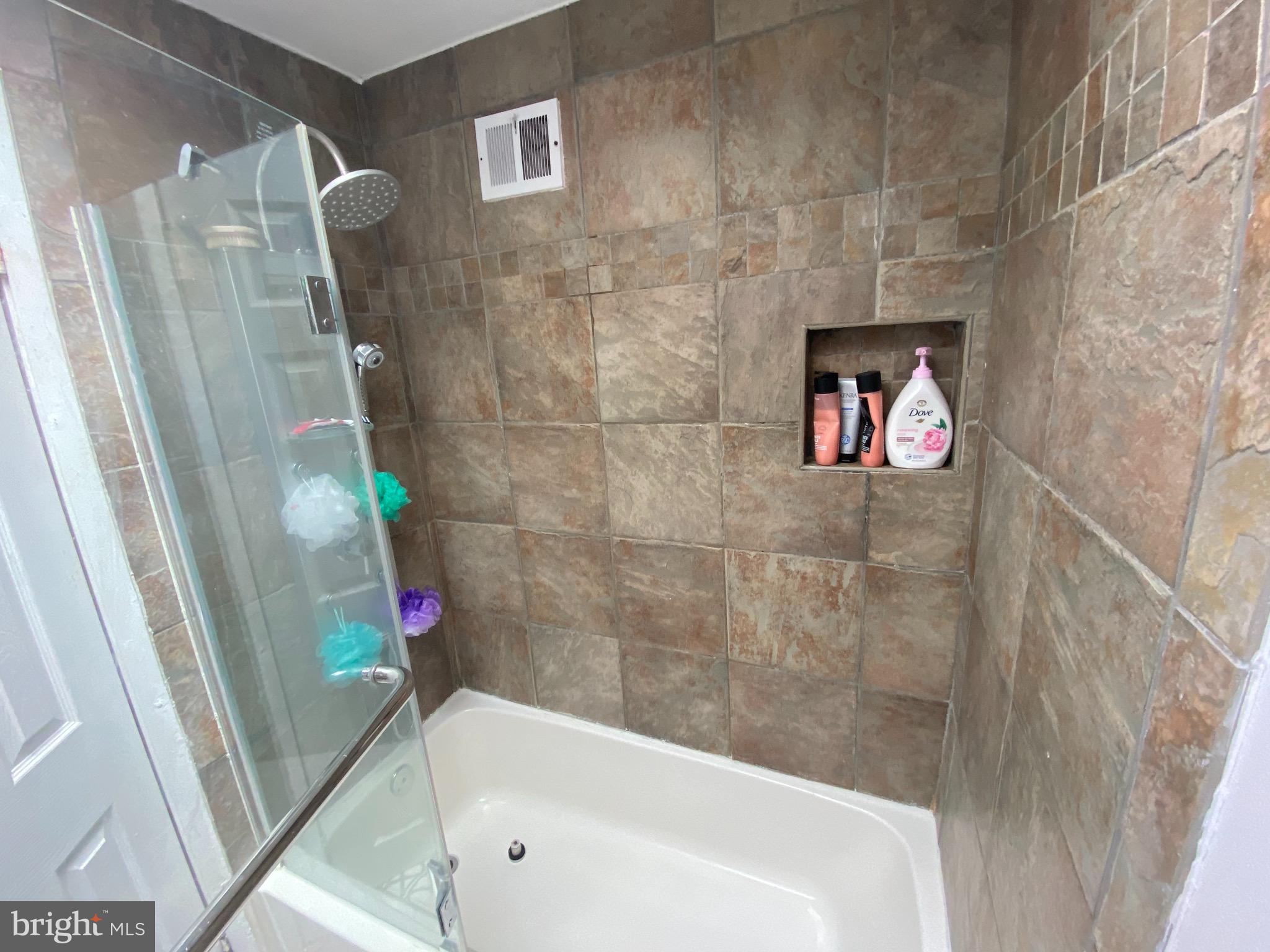 12414 Rambler Road Philadelphia, PA 19154 - Photo 19 of 38 Custom Tile bath