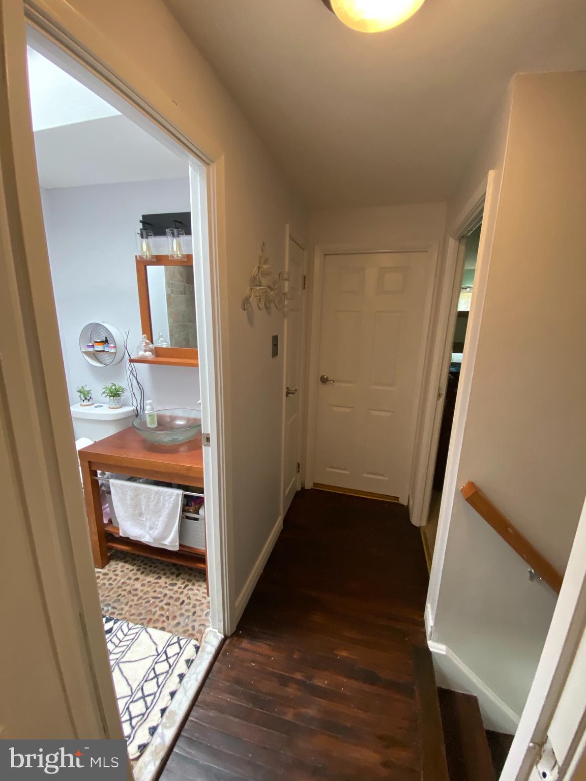 12414 Rambler Road Philadelphia, PA 19154 - Photo 21 of 38 2nd level hallway