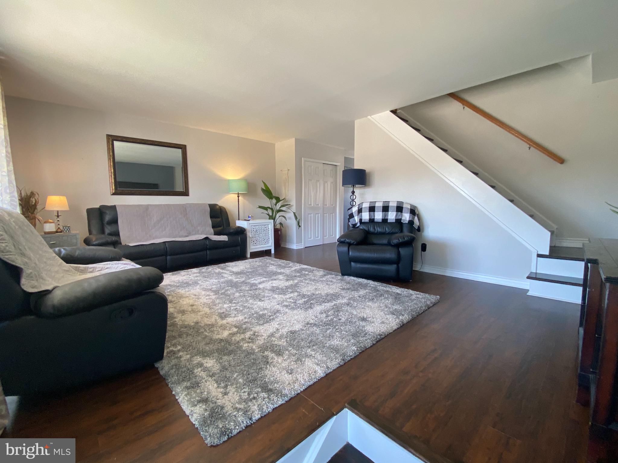 12414 Rambler Road Philadelphia, PA 19154 - Photo 4 of 38 Large formal living room