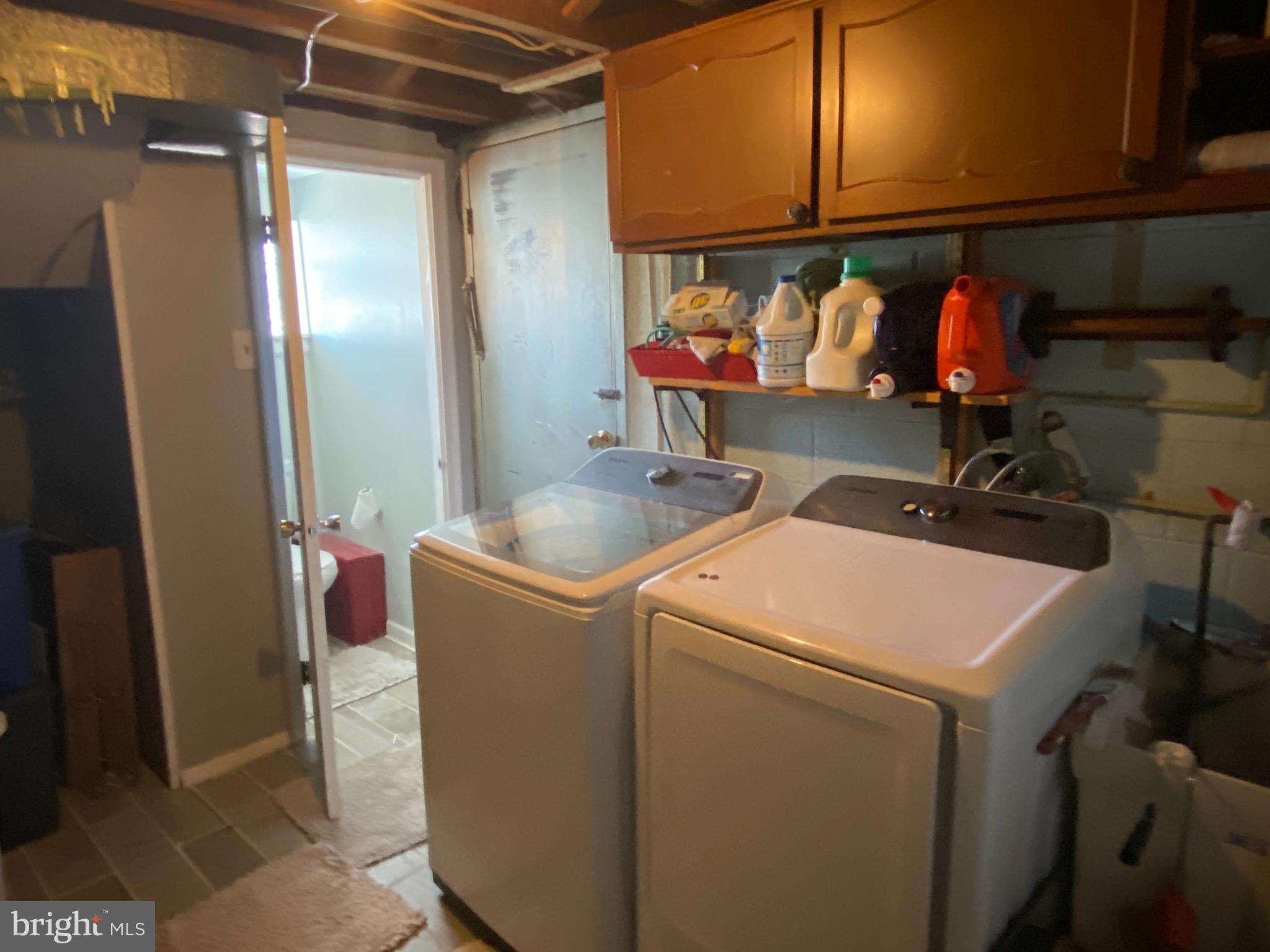 12414 Rambler Road Philadelphia, PA 19154 - Photo 33 of 38 laundry