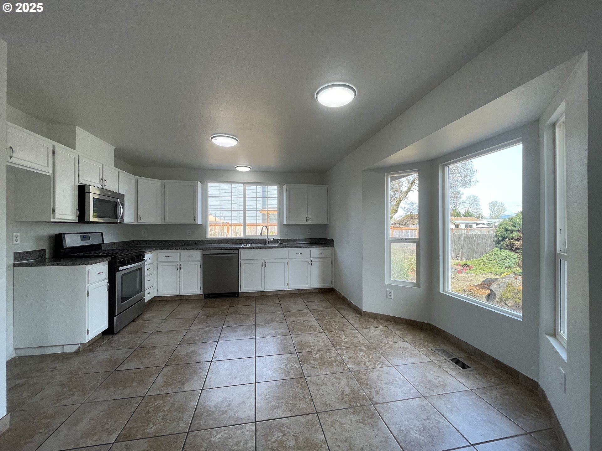 5145 Trevon Street Eugene, OR 97402 - Photo 12 of 35