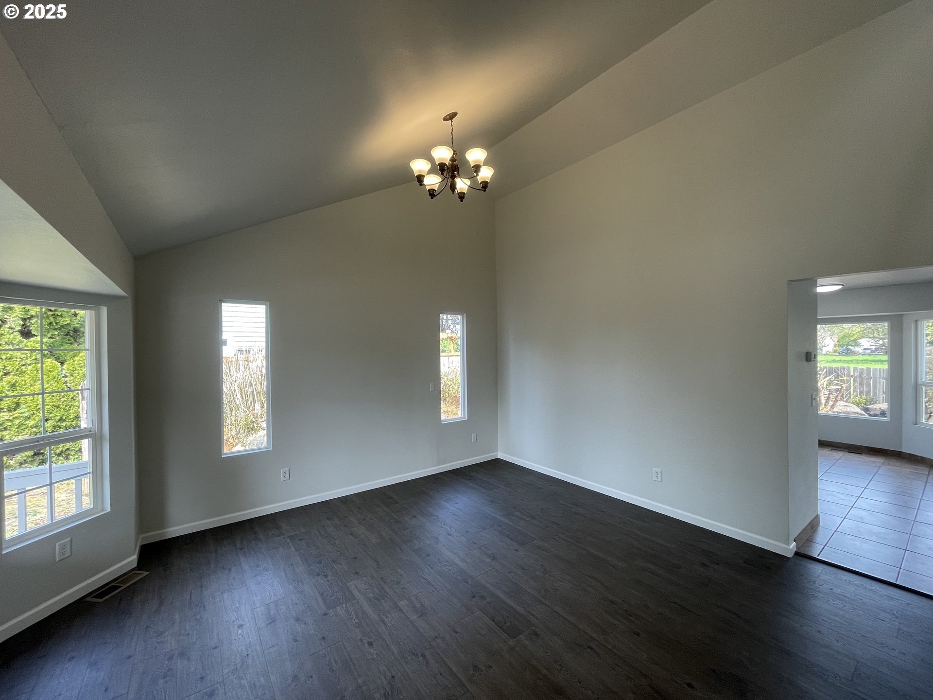 5145 Trevon Street Eugene, OR 97402 - Photo 7 of 35