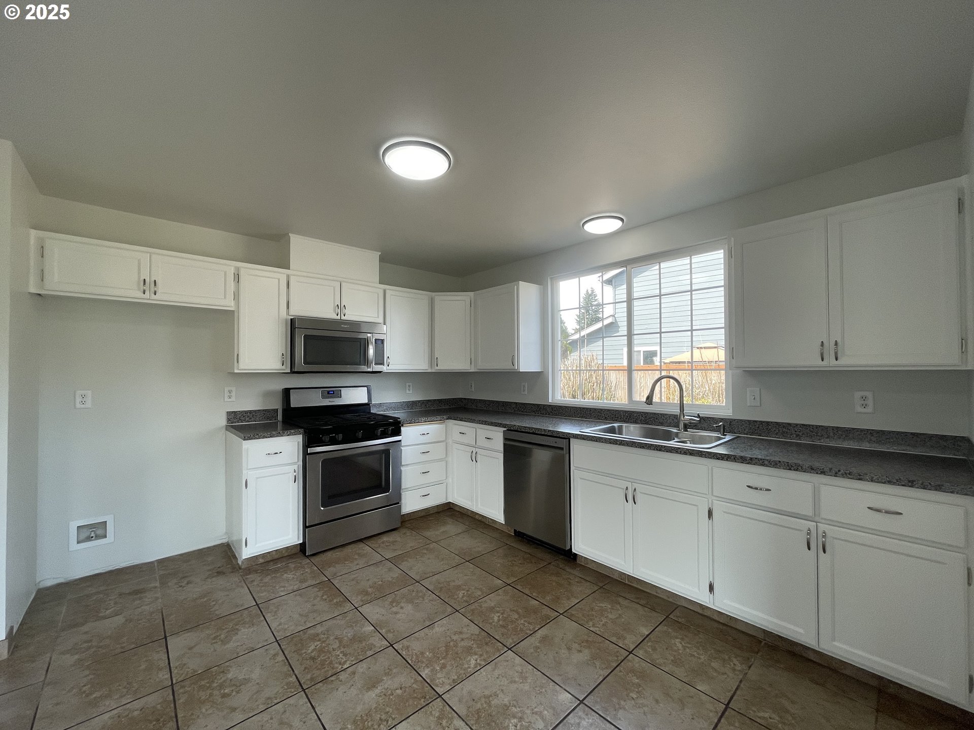 5145 Trevon Street Eugene, OR 97402 - Photo 9 of 35