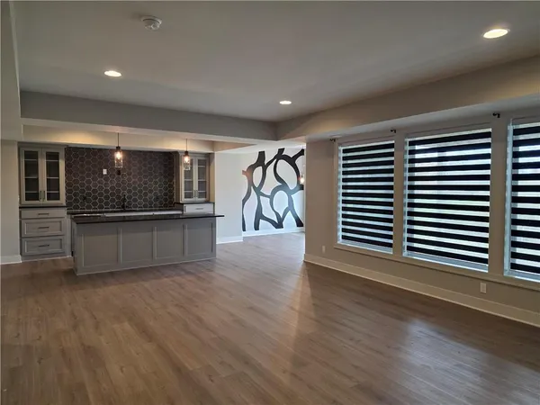 $725,000 | 1205 Hampton Drive, Raymore, MO 64083