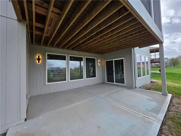 $725,000 | 1205 Hampton Drive, Raymore, MO 64083