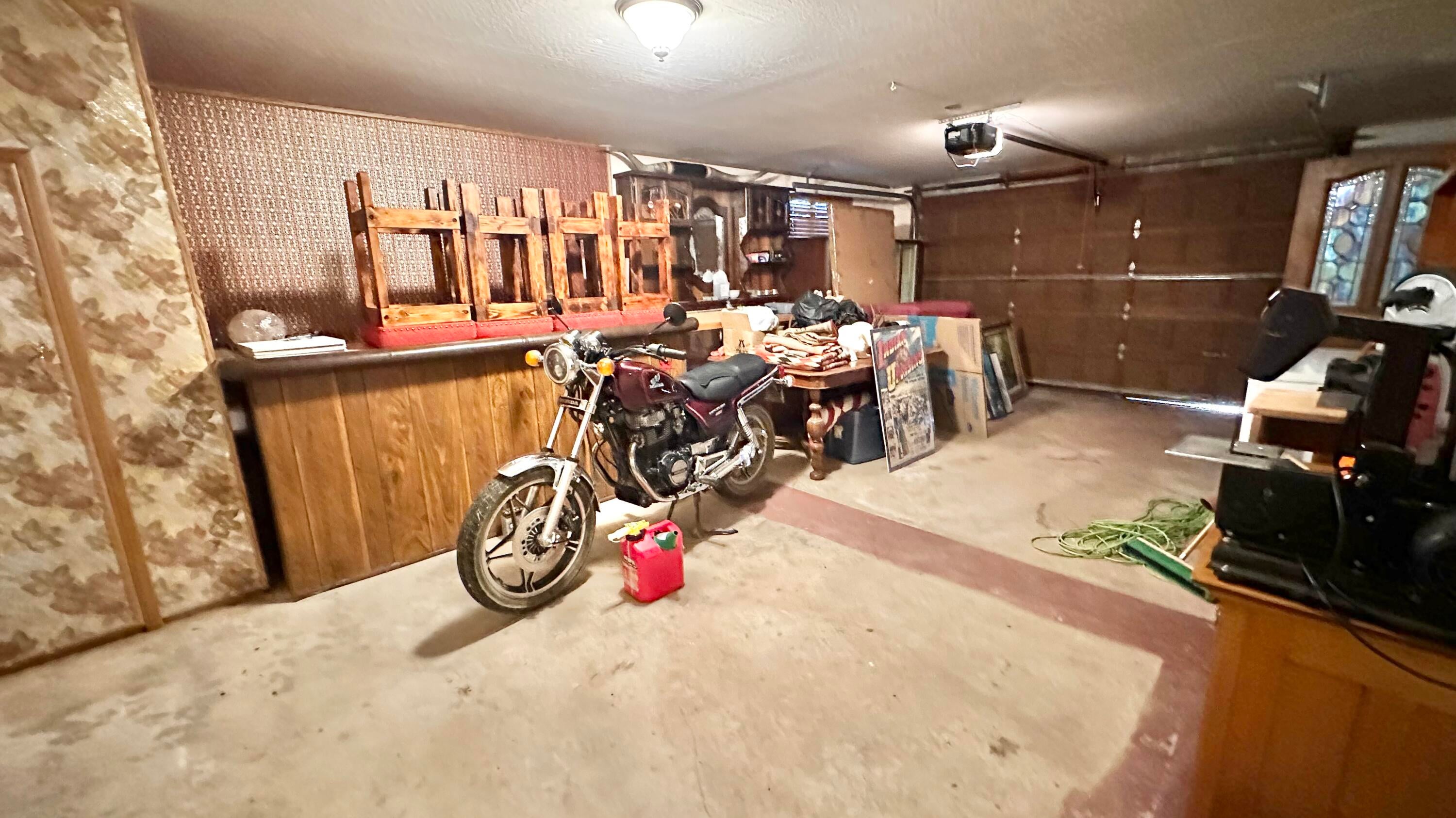 15400 Elk Creek Road Trail, OR 97541 - Photo 22 of 31 Garage