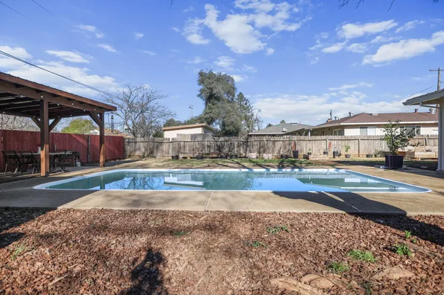 $359,000 | 2906 Regal Avenue, Redding, CA 96002