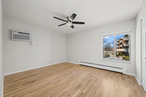 $265,000 | 2411 North Kennicott Drive, Unit 2B, Arlington Heights, IL 60004