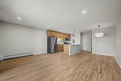 $265,000 | 2411 North Kennicott Drive, Unit 2B, Arlington Heights, IL 60004